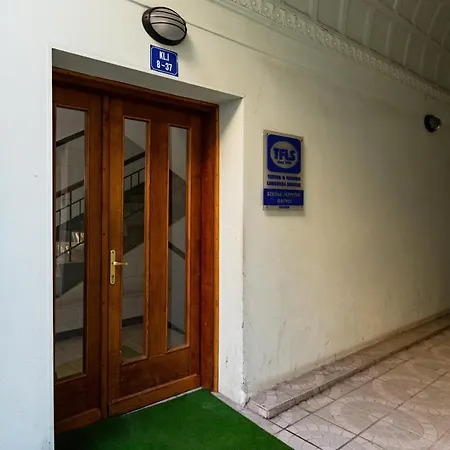 Boduena By Renters Prestige *