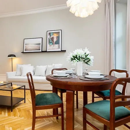 Apartment Boduena By Renters Prestige Warschau